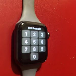Apple Watch Series 4 40mm x GPS